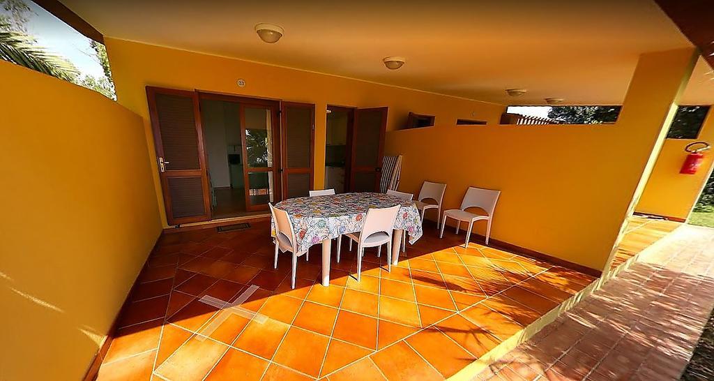 Villaggio Piscina Rei Monte Nai Eksteriør bilde