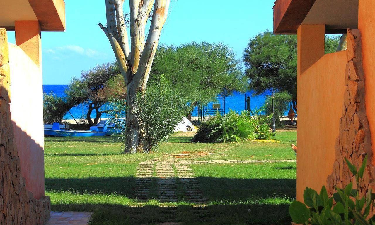Villaggio Piscina Rei Monte Nai Eksteriør bilde